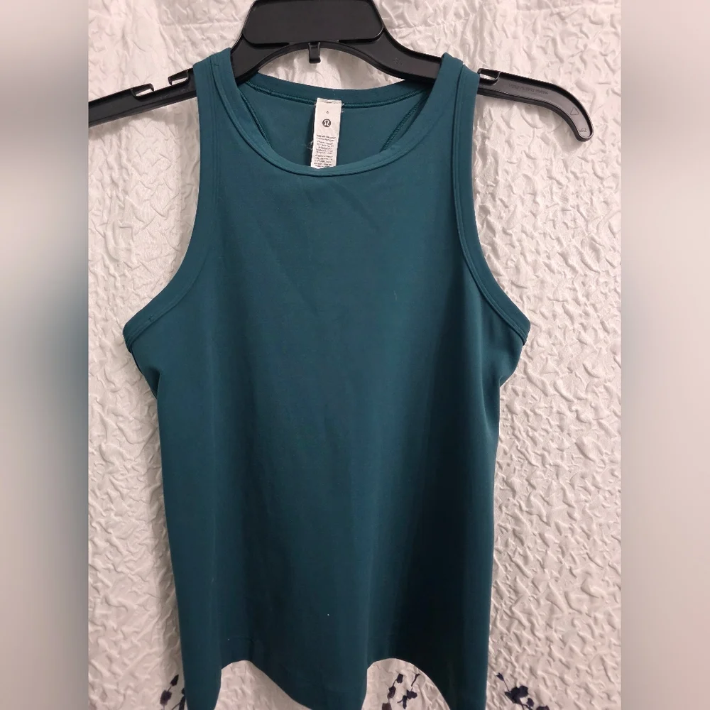 Lululemon Tank Top and Skort Set - Picture 2 of 9